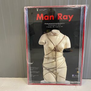 Original museumsplakat fra Milano - Man Ray - Bellevue Vintage