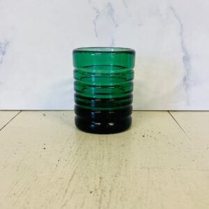 Fransk lysestage i tungt mørkegrønt glas